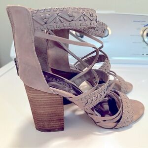 Carlos Santana Gladiator Heels! 👠 #summer